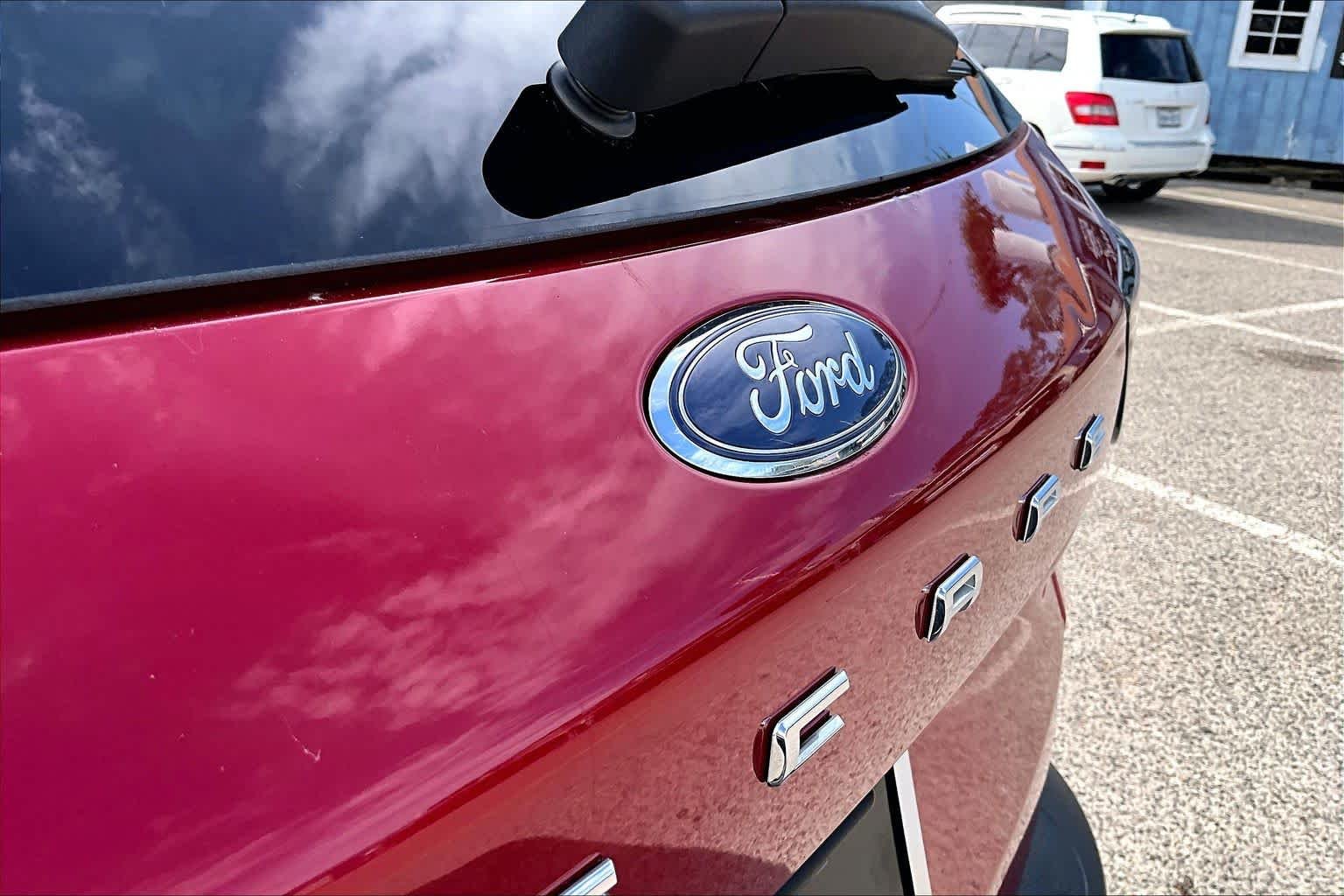 Used 2021 Rapid Red Metallic Tinted Clearcoat Ford SEL image 31