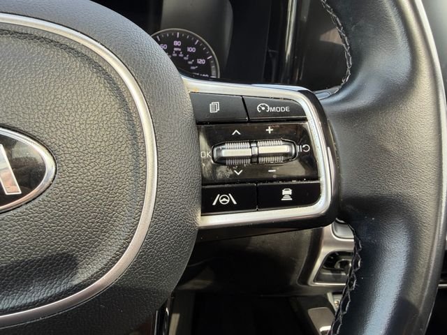 Used 2021 Snow White Pearl Kia EX image 16