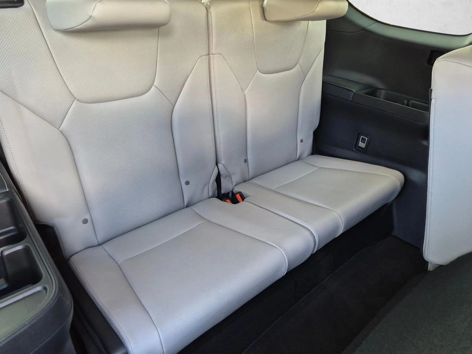 Certified Used 2025 Wind Chill Pearl Lexus  image 19