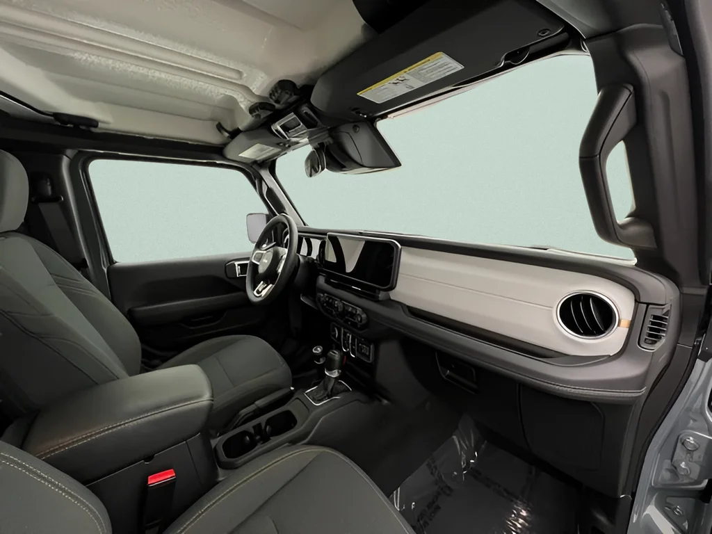 Used 2025 Anvil Clear Coat Jeep Sahara 4xe image 7