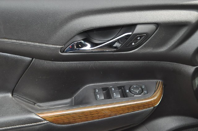 Used 2021 Black GMC SLE image 12
