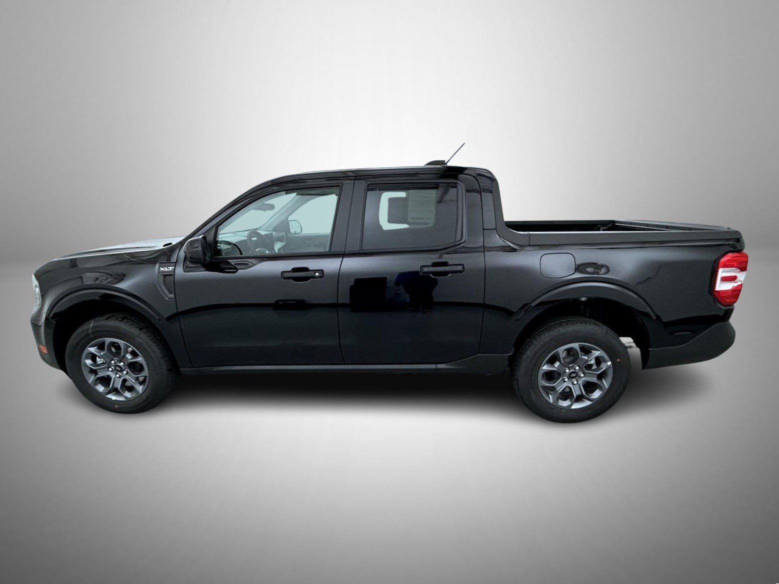 New 2026 Shadow Black Ford XLT image 8