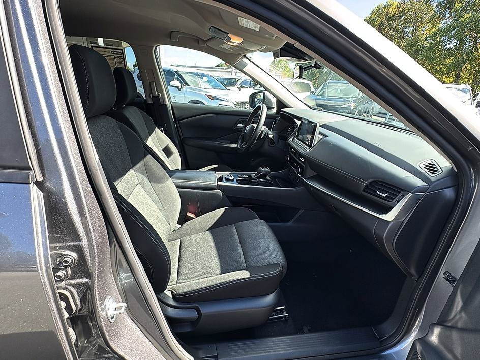 Used 2025 Brilliant Silver Metallic Nissan SV image 24