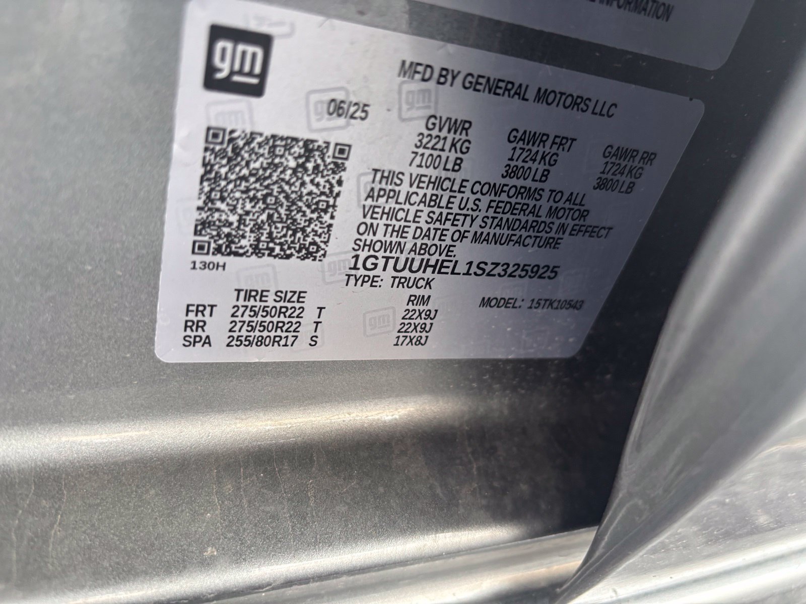 Used 2025 Silver GMC Denali Ultimate image 14