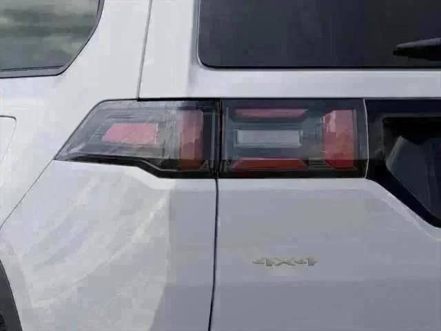 New 2026 Bright White Clear-Coat Exterior Paint Jeep Overland image 5
