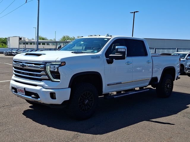 Used 2024 Summit White Chevrolet High Country image 3