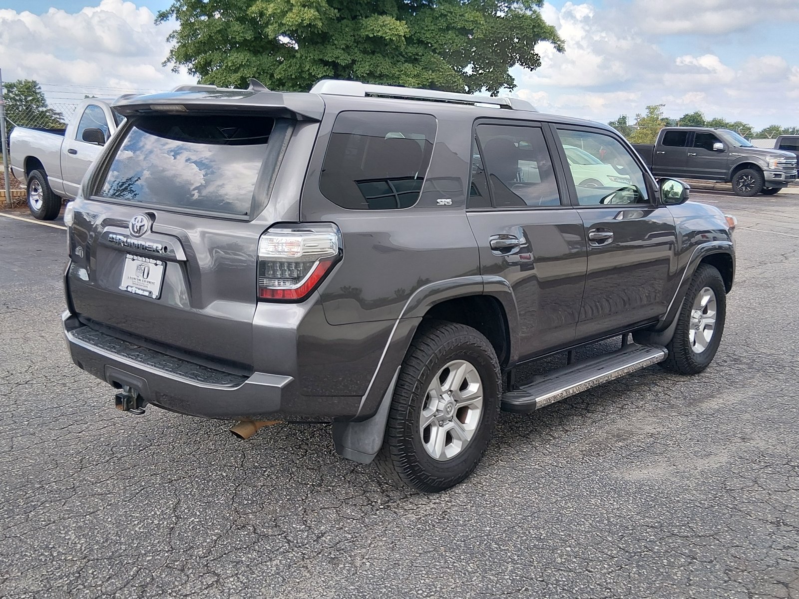Used 2015 Magnetic Gray Metallic Toyota SR5 image 3