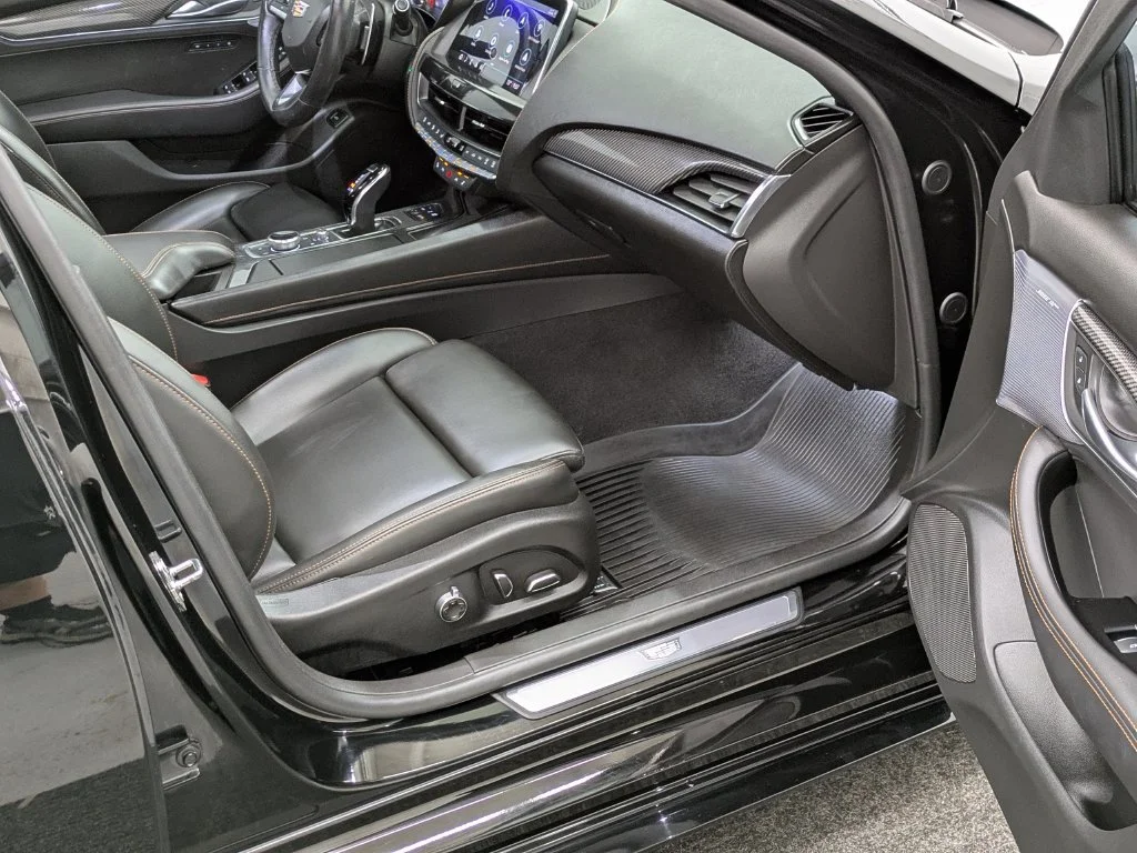 Used 2024 Black Raven Cadillac Sport image 27