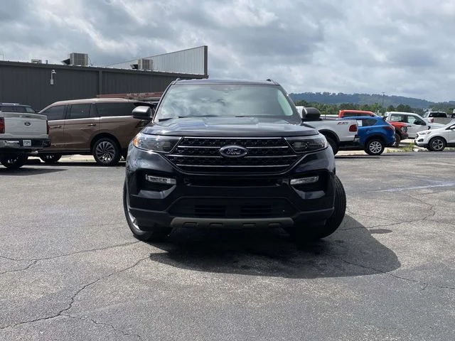 Used 2024 Black Metallic Ford XLT image 9