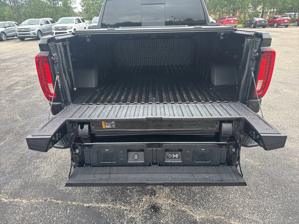 Used 2025 Onyx Black GMC Denali Ultimate image 20