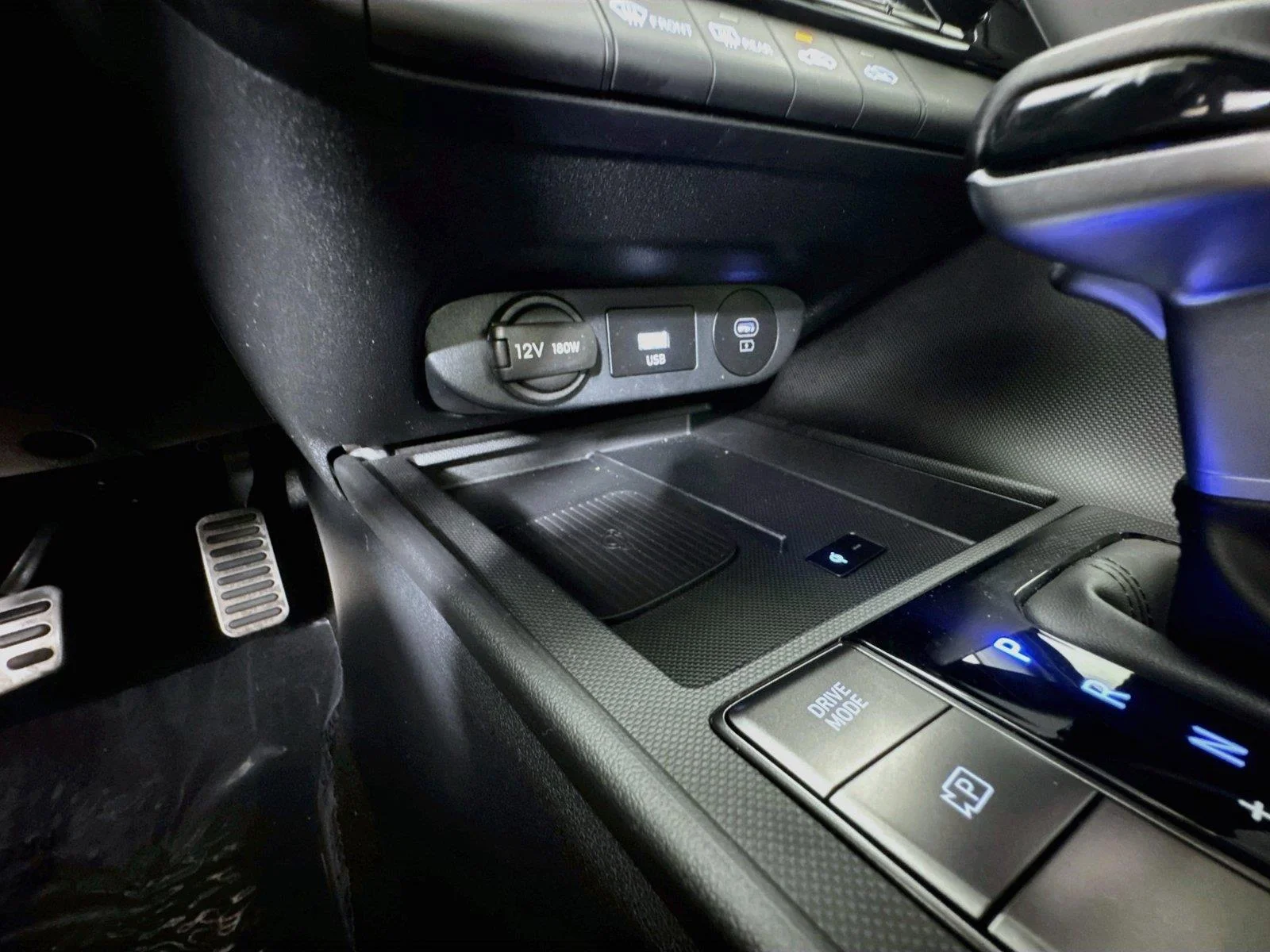 Used 2025 Abyss Black Hyundai SEL Sport image 30