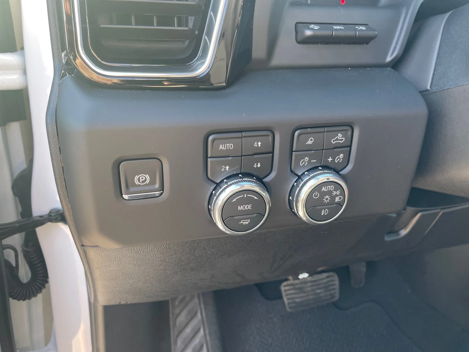 New 2026 Summit White GMC Denali image 16