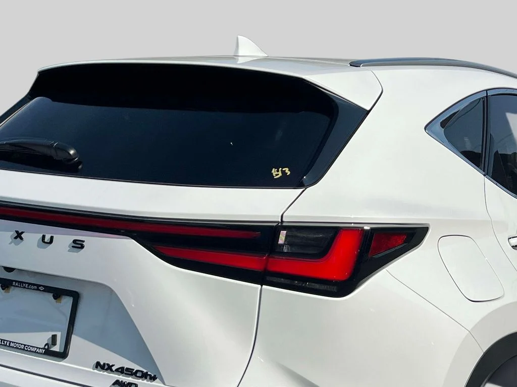 2026 Lexus NX 450h+ Luxury - Photo 8