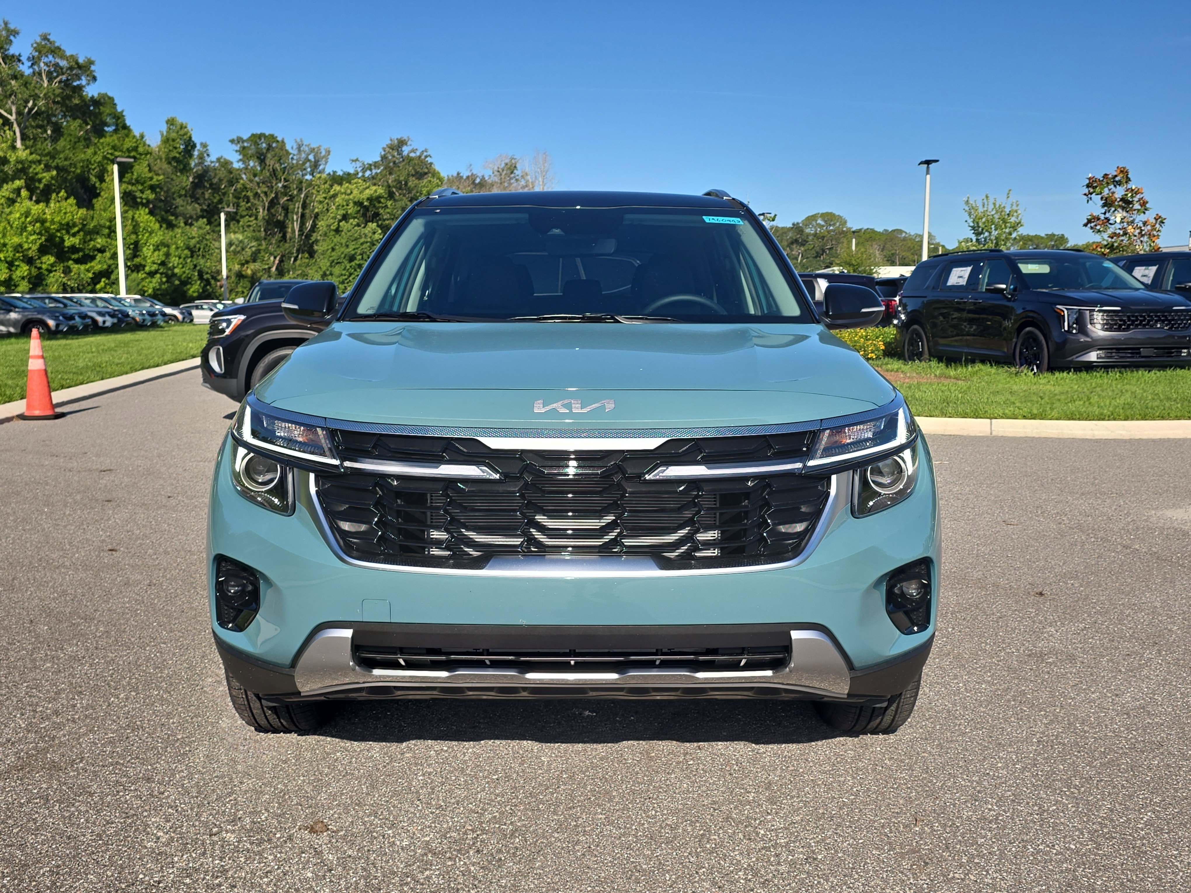 New 2026 Pluton Blue / Black Roof Kia S image 3