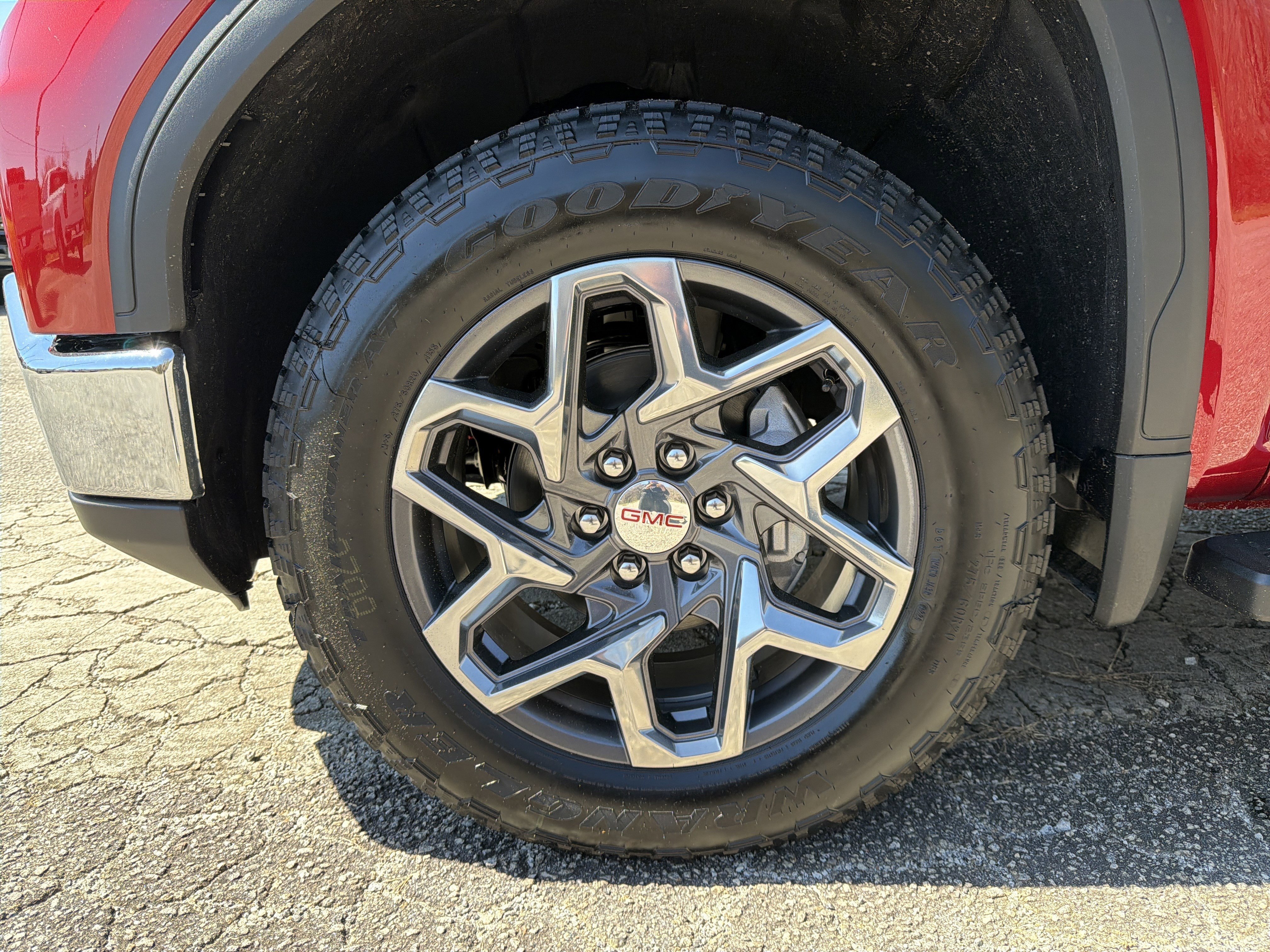 2026 GMC Sierra 1500 SLT - Photo 13