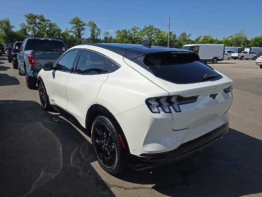 Used 2023 Star White Metallic Tri-Coat Ford Premium image 4