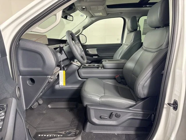 New 2026 Star White Metallic Tri-Coat Ford Active image 11