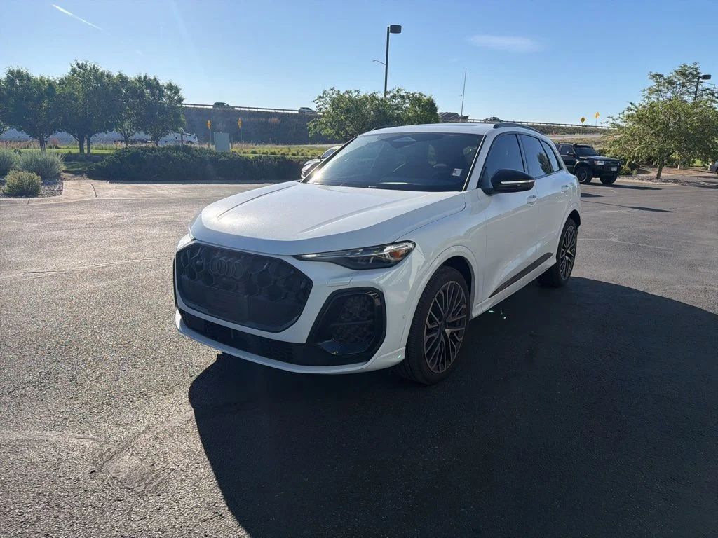 2025 Audi SQ5 Prestige's photo