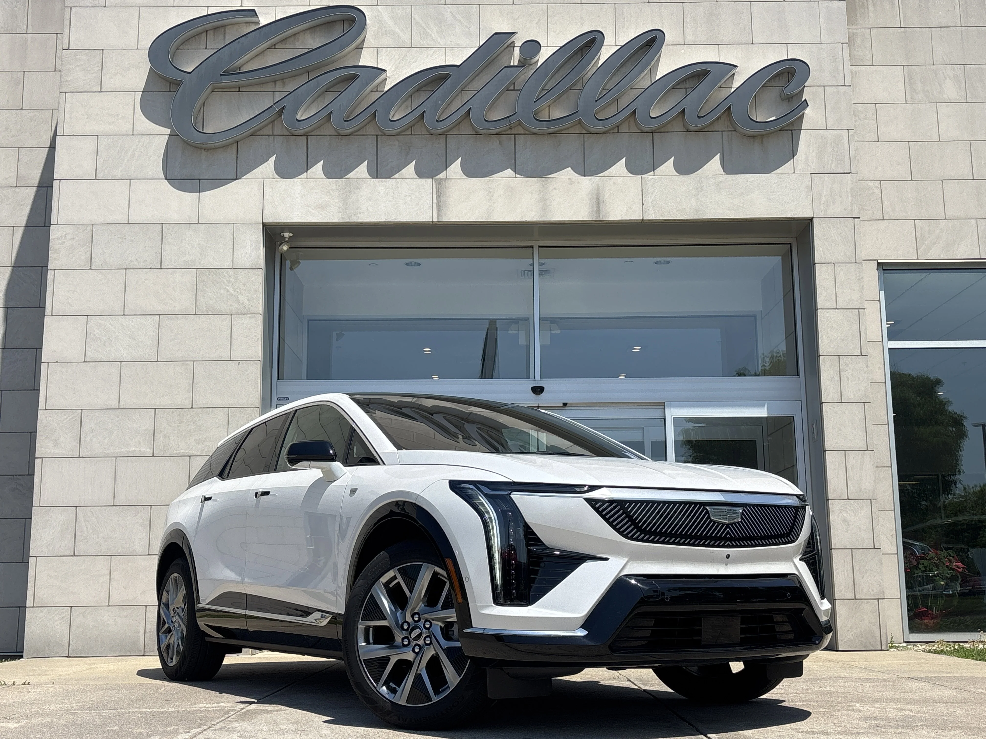 Used 2025 Crystal White Tricoat Cadillac Luxury image 1