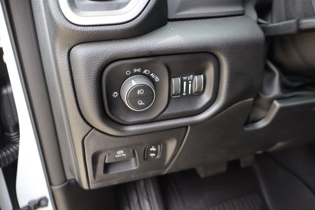 New 2026 Bright White Clear-Coat Exterior Paint RAM Big Horn image 18