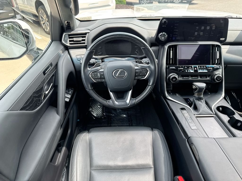 Used 2024 White Lexus 600 Luxury image 11