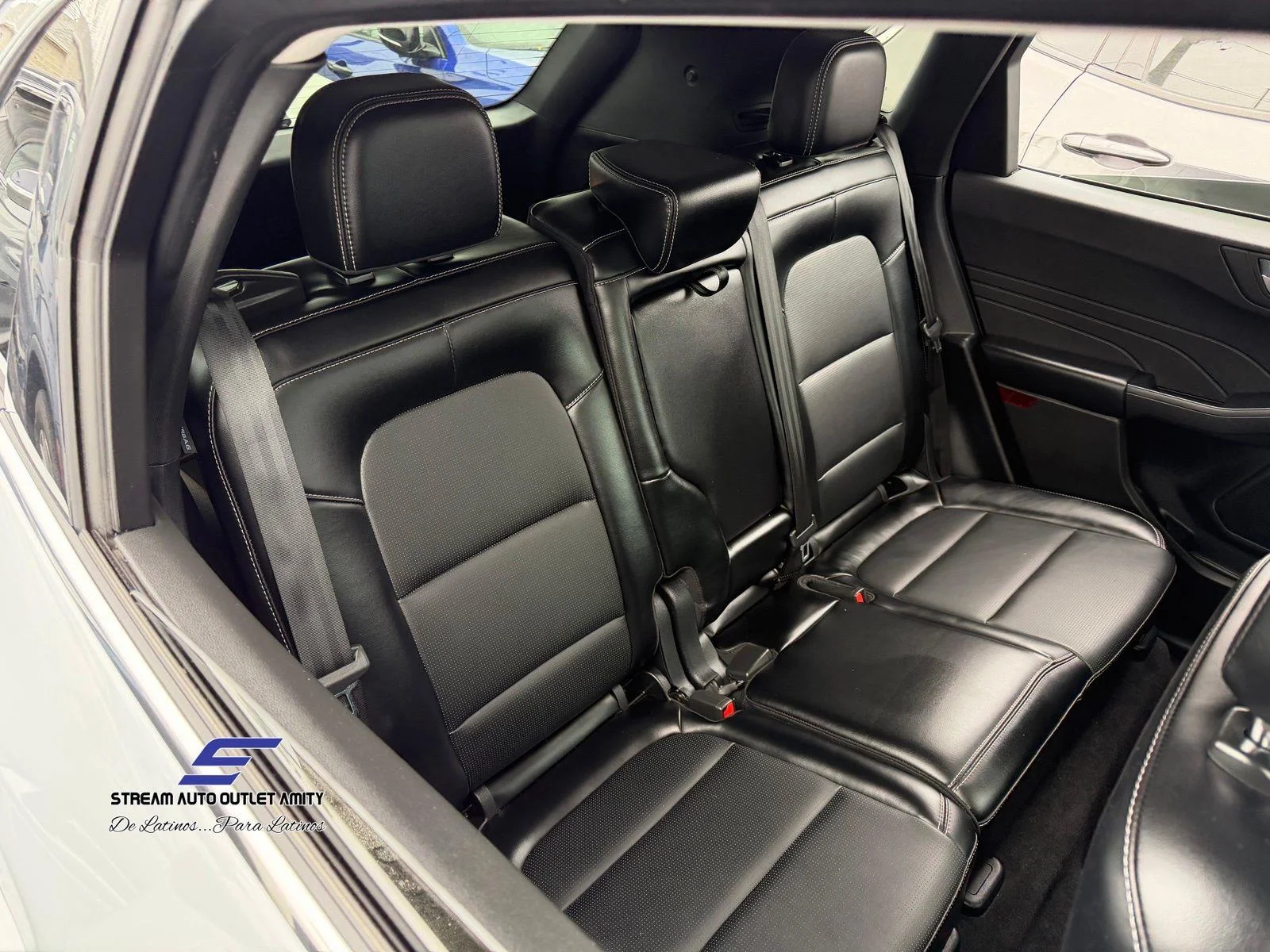 2025 Ford Escape Platinum - Photo 13