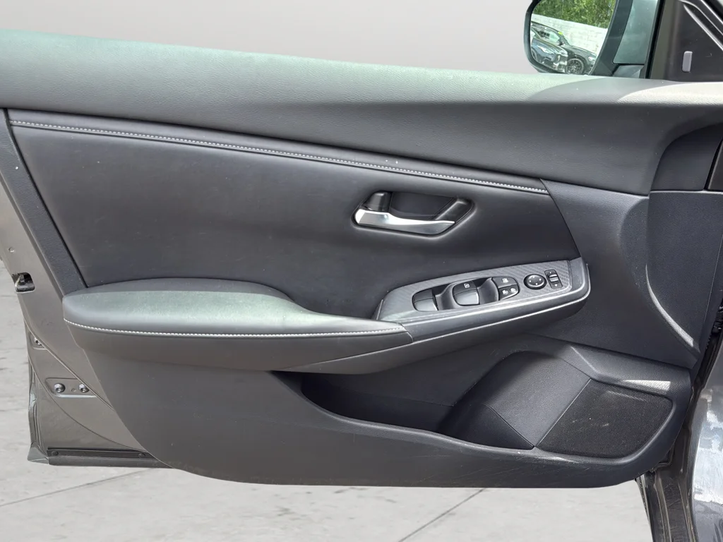 Used 2020 Gray Nissan S image 13
