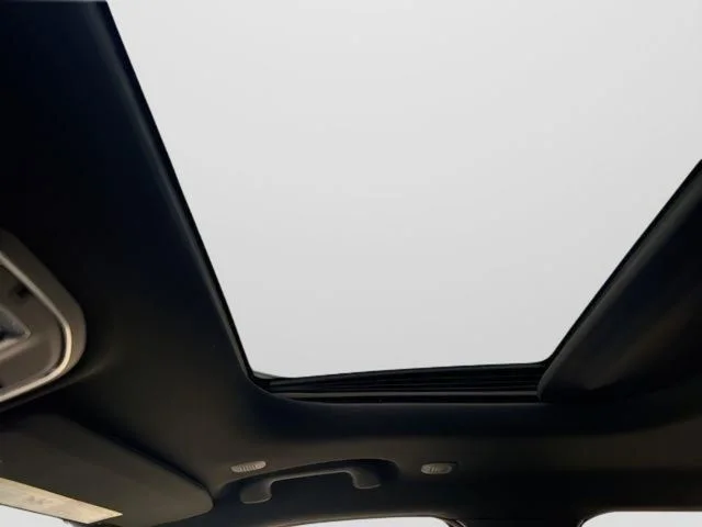 New 2026 Bright White Clear-Coat Exterior Paint Jeep Altitude image 23