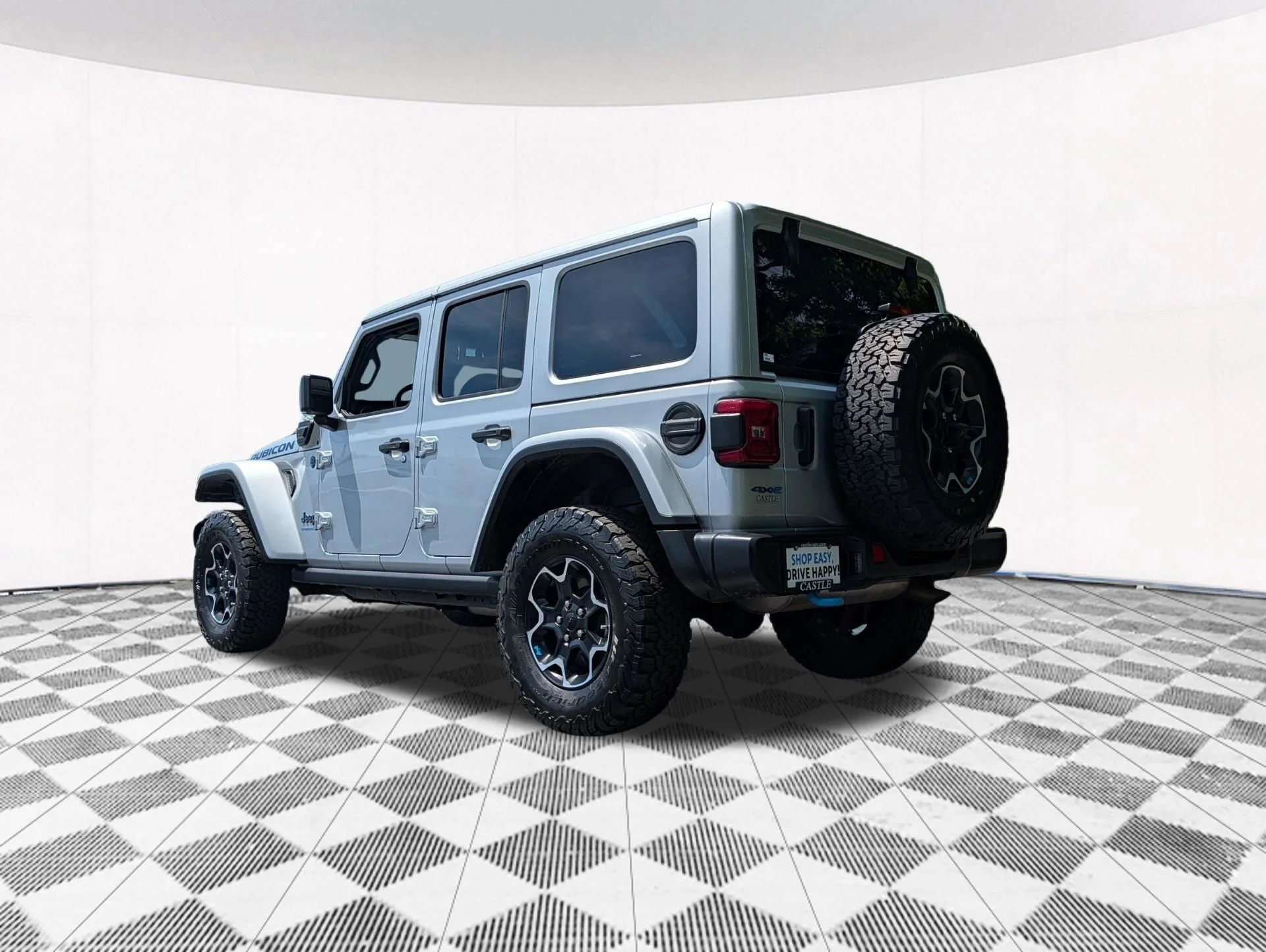 Used 2023 Silver Jeep Rubicon 4x4 image 16