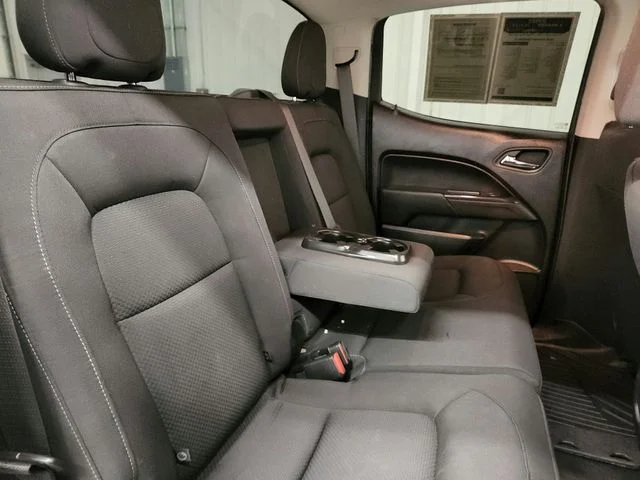 Used 2018 Silver Chevrolet LT image 31