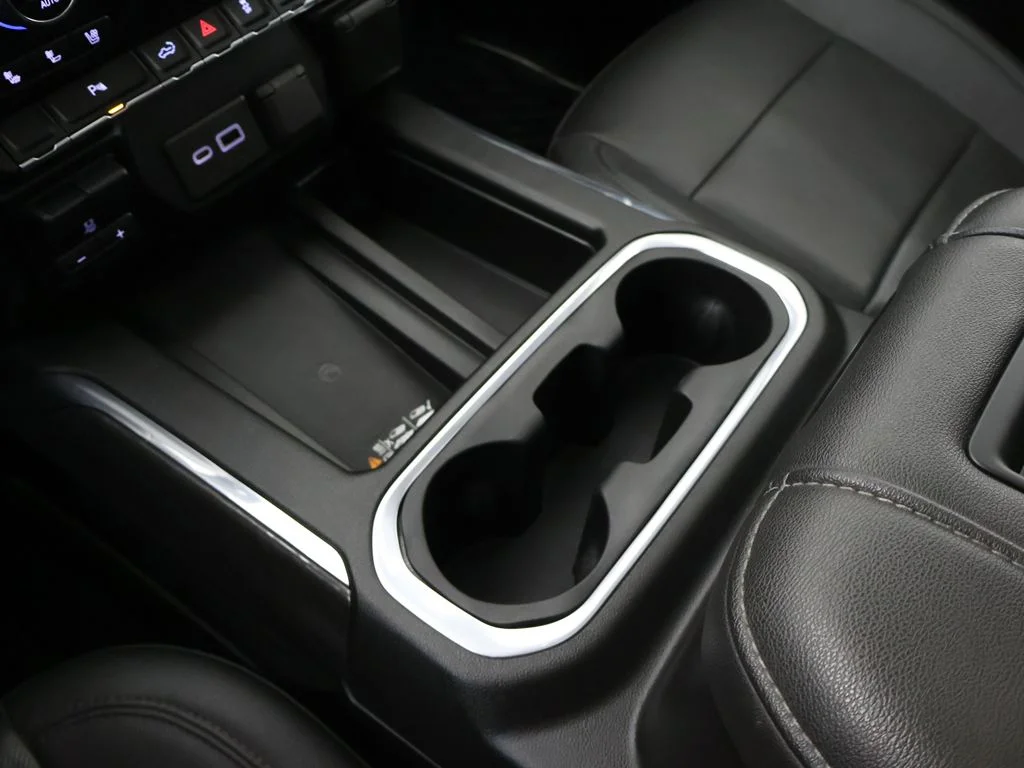 Used 2022 Summit White Chevrolet LTZ image 59