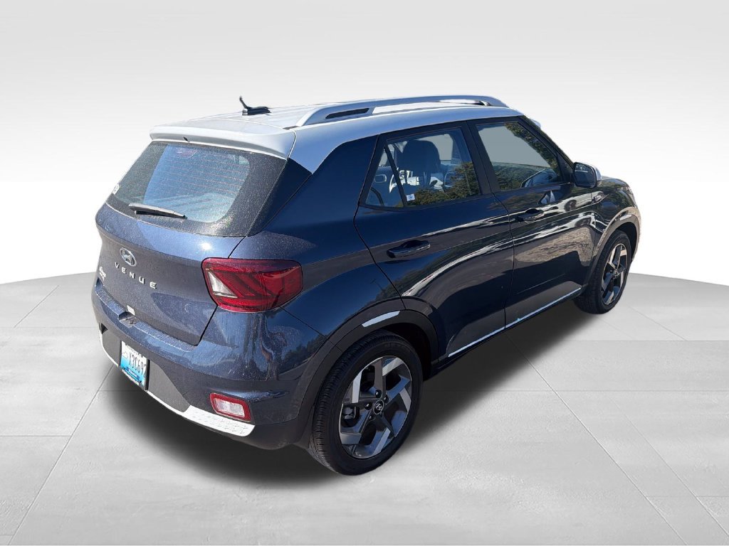 Used 2025 White Hyundai Limited image 5