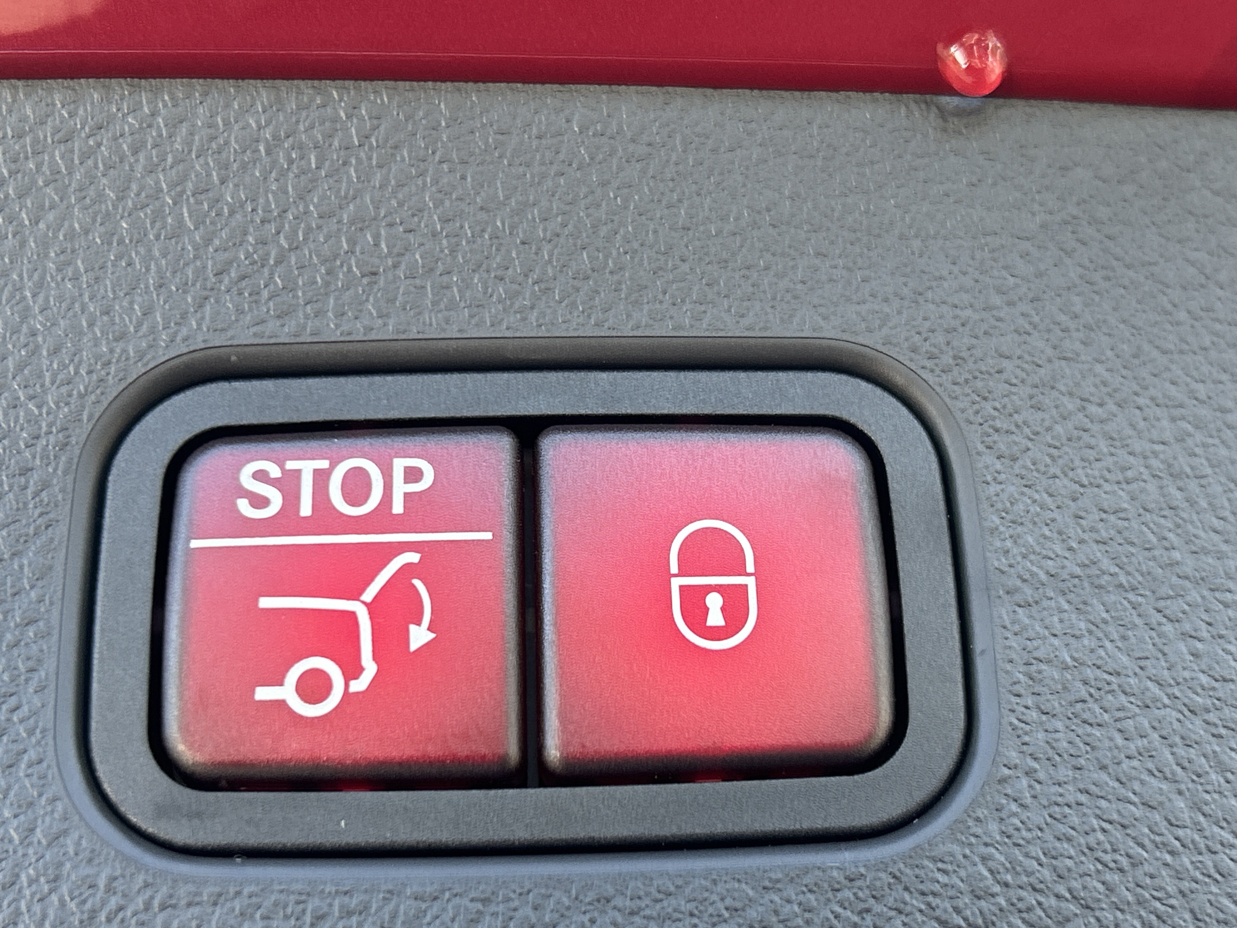 New 2026 MANUFAKTUR Patagonia Red Metallic Mercedes-Benz GLC 300 4MATIC® SUV image 12