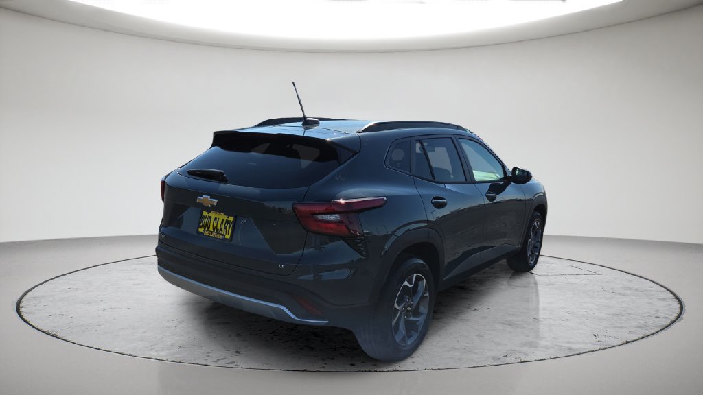 2026 Chevrolet Trax LT - Photo 17