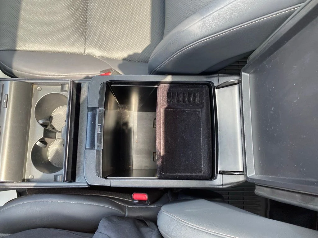 Used 2022 Black Lexus 460 image 24