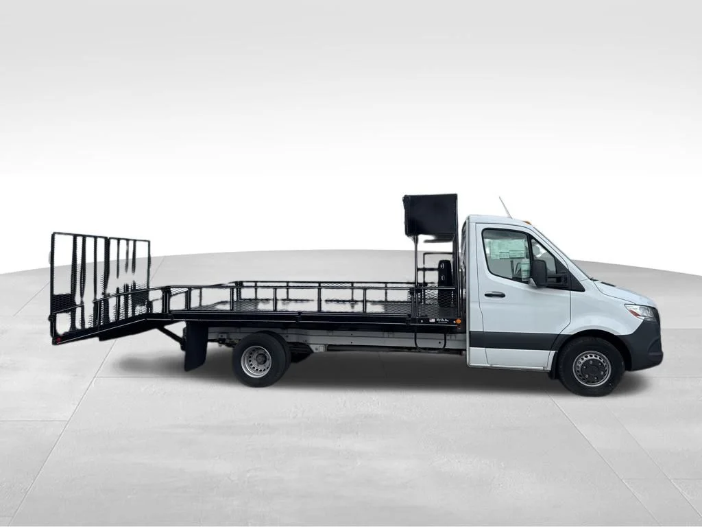 Used 2023 White Mercedes-Benz Standard Roof image 8