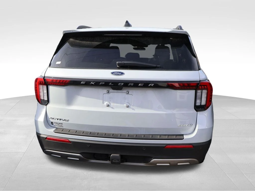 Used 2025 White Metallic Ford Active image 18