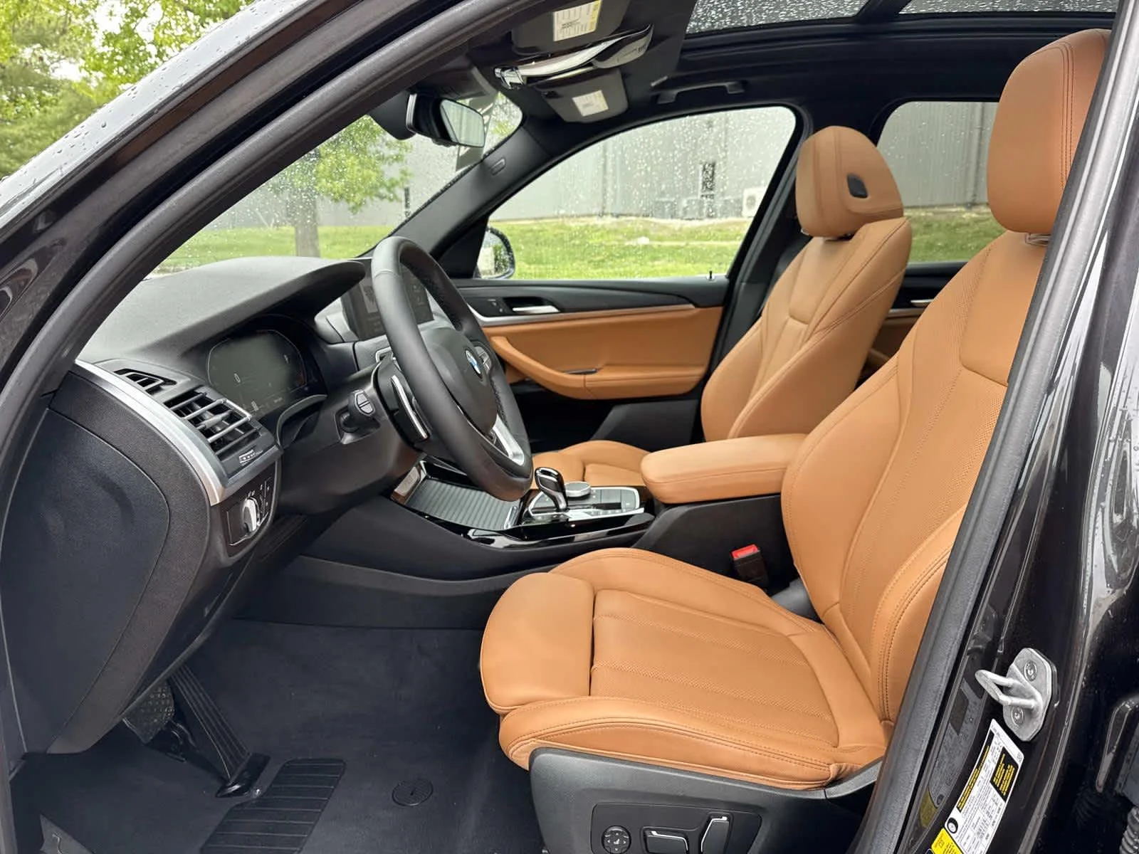 Used 2024 Dark Graphite Metallic BMW xDrive30i image 26