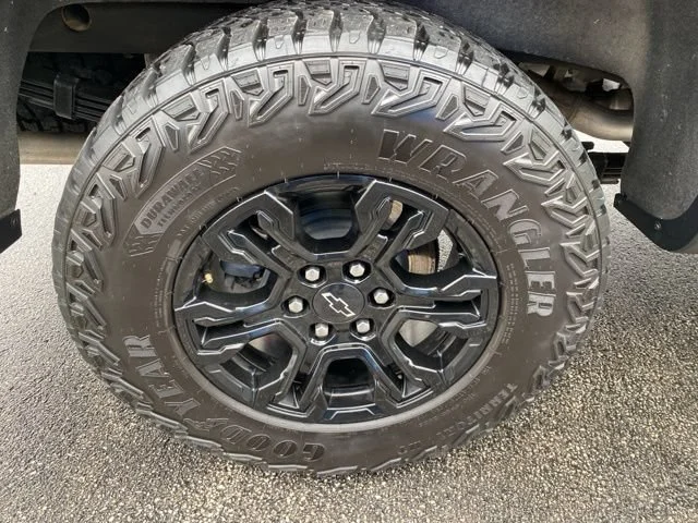 2024 Chevrolet Silverado 1500 ZR2 - Photo 10