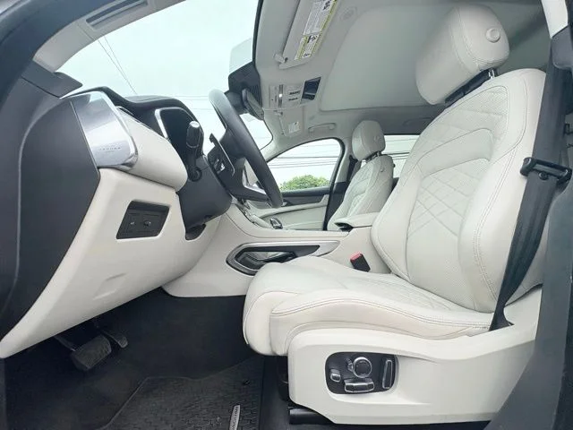 2023 Jaguar F-Pace S - Photo 13