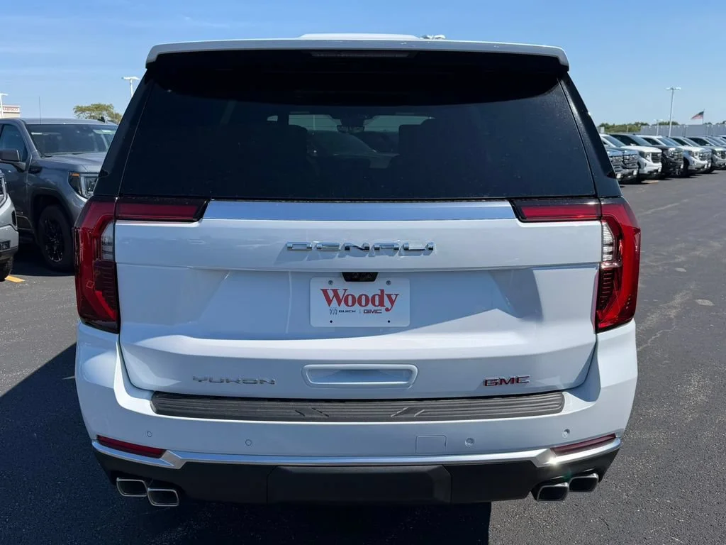 2026 GMC Yukon Denali - Photo 11