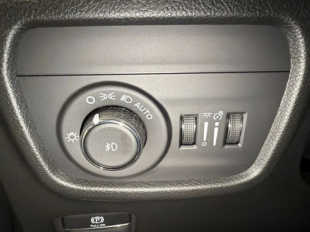 New 2026 Steel Blue Exterior Paint Jeep Limited Reserve image 18
