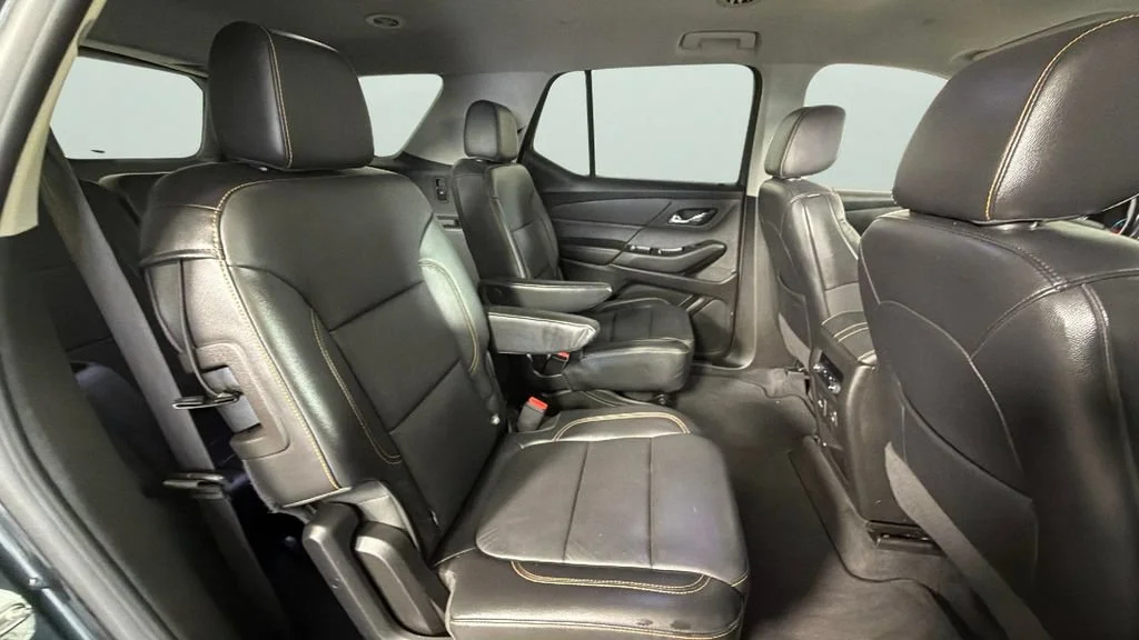 Used 2019 GRAPHITE METALLIC Chevrolet LT Leather image 31