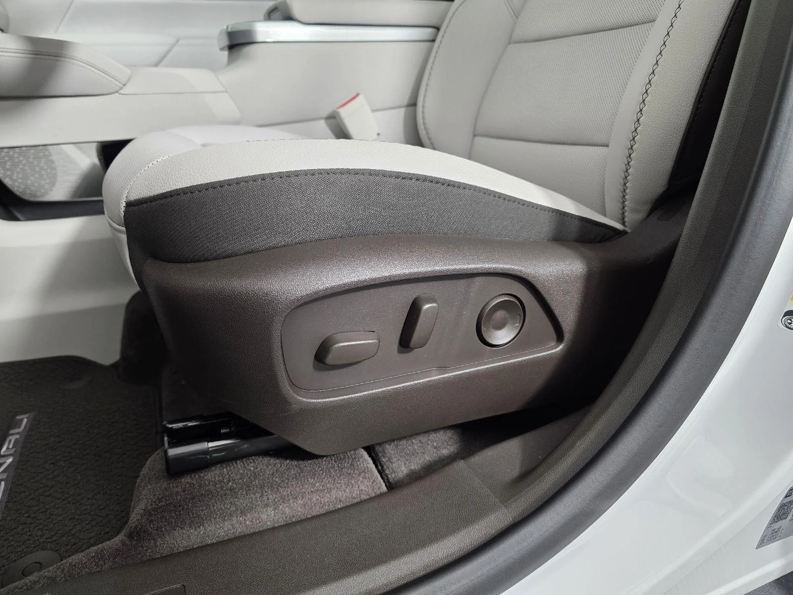 New 2026 Summit White GMC Denali image 13