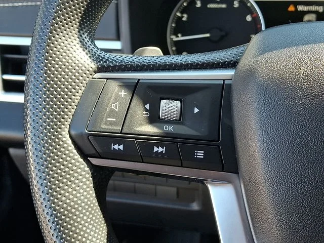 Used 2022 Black Mitsubishi ES image 21
