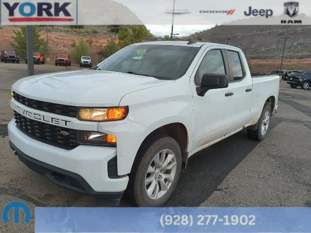 Used 2022 White Chevrolet Custom image 1