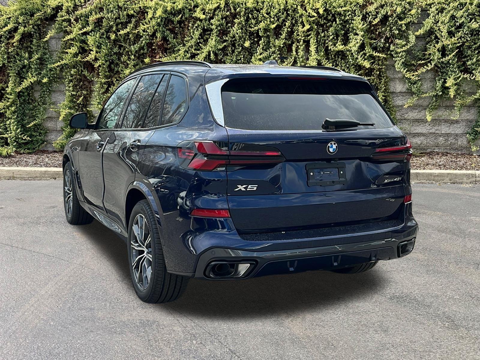 New 2026 Tanzanite Blue II Metallic BMW xDrive40i image 6
