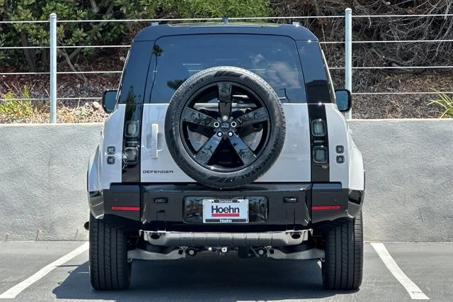 New 2026 Borasco Grey Land Rover X-Dynamic SE image 4