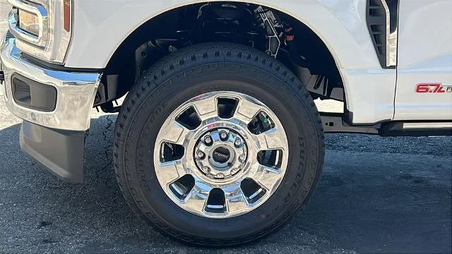 New 2026 Star White Metallic Tri-Coat Ford F-250® Lariat® image 30