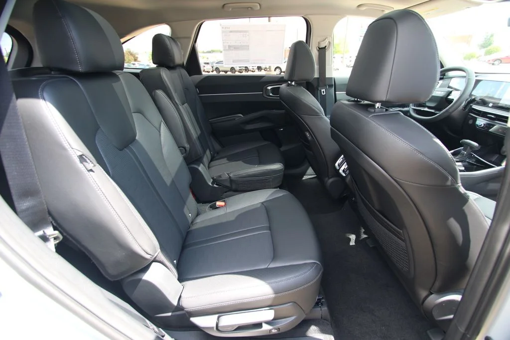 New 2026 Silver Kia  image 9
